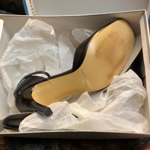 Lightly used Nine West black heels size 8M
